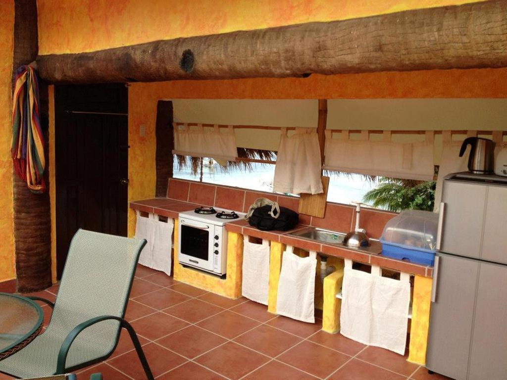 Kokays Maldito Dive Resort Малапаскуа Айлънд Екстериор снимка