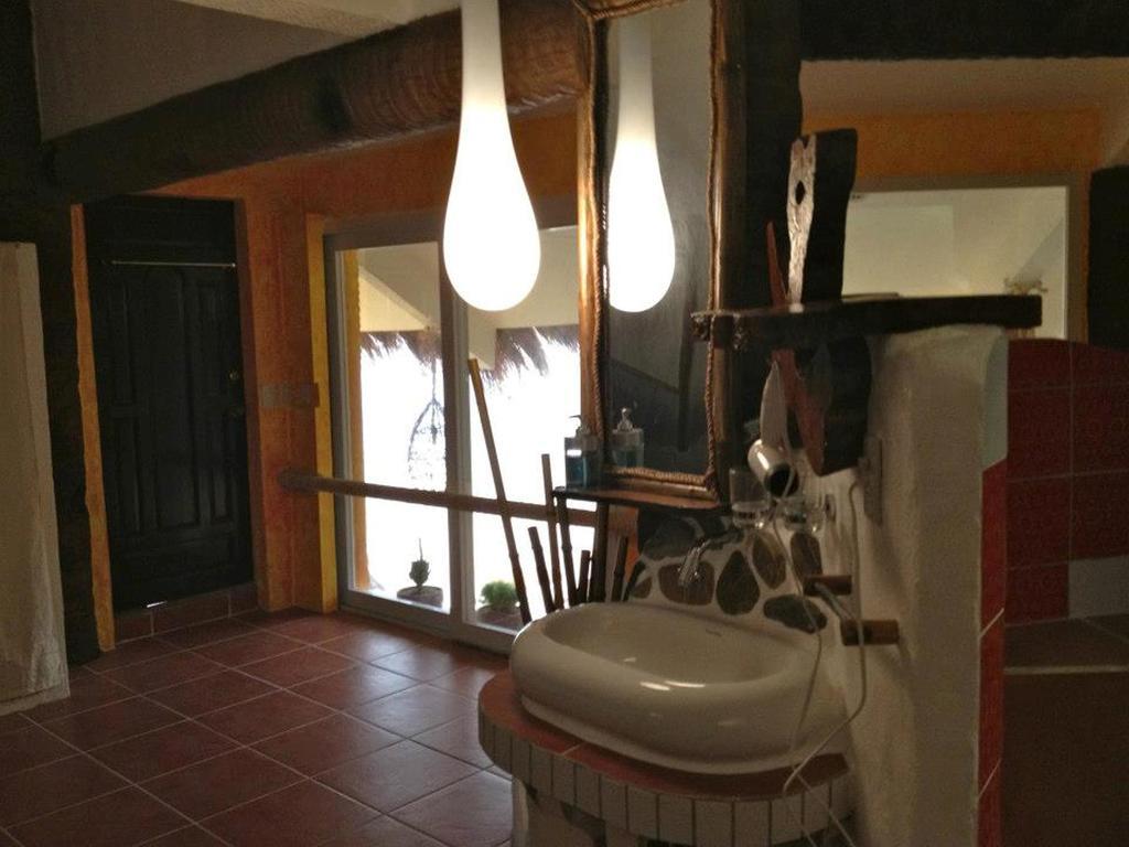 Kokays Maldito Dive Resort Малапаскуа Айлънд Екстериор снимка