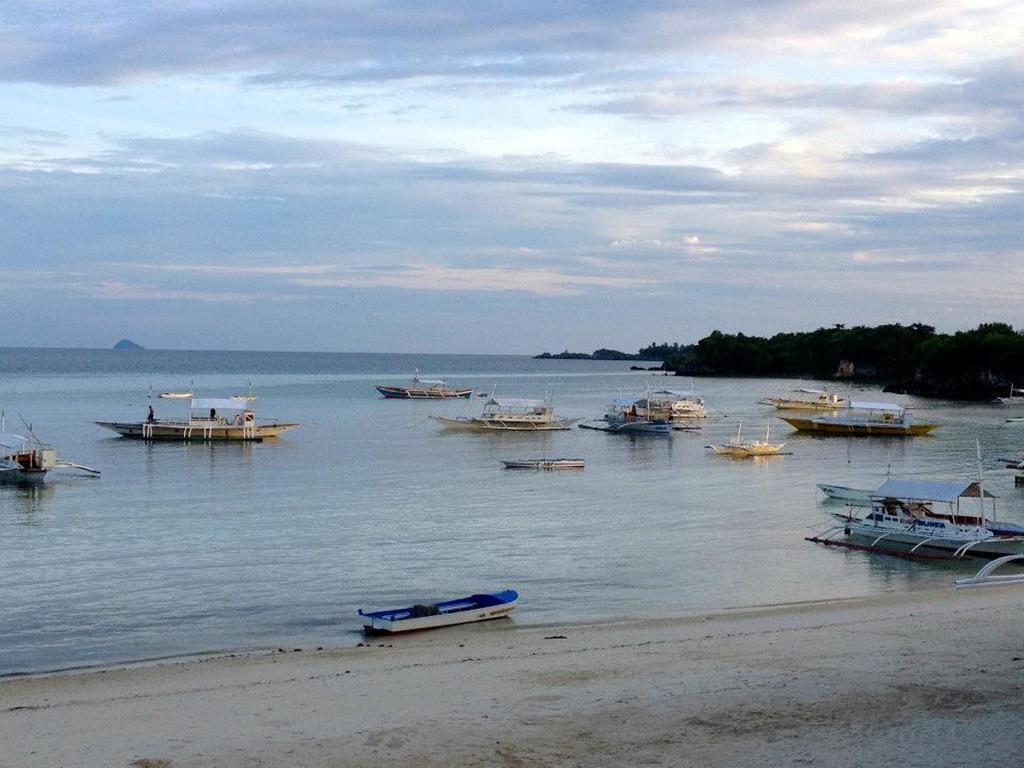 Kokays Maldito Dive Resort Малапаскуа Айлънд Екстериор снимка