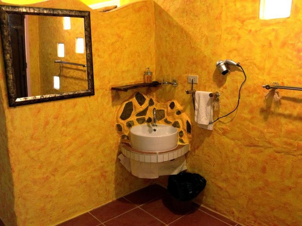 Kokays Maldito Dive Resort Малапаскуа Айлънд Екстериор снимка