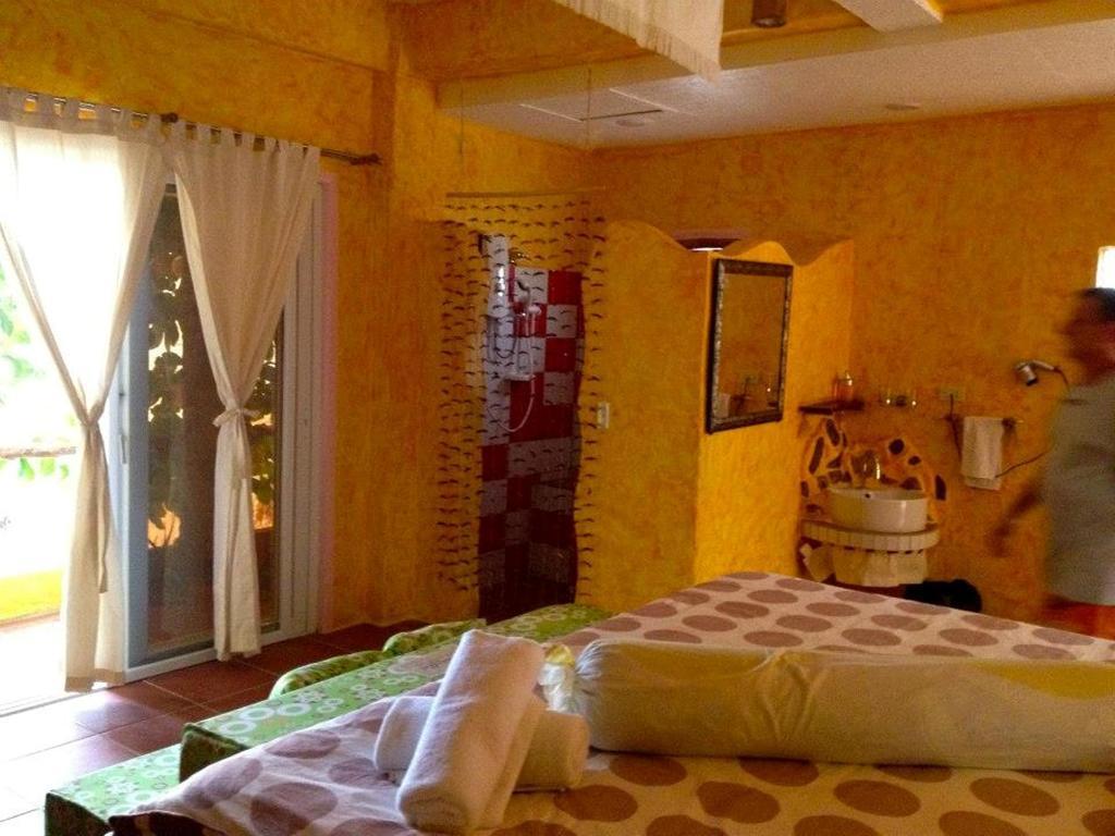 Kokays Maldito Dive Resort Малапаскуа Айлънд Екстериор снимка